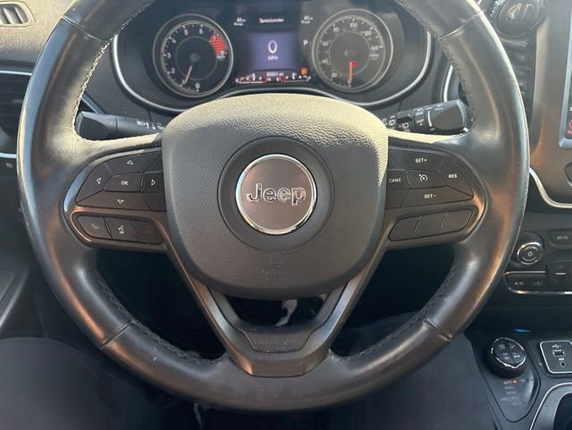 Used 2019 Jeep Cherokee Trailhawk w/ Cold Weather Group AWD/4WD image 15