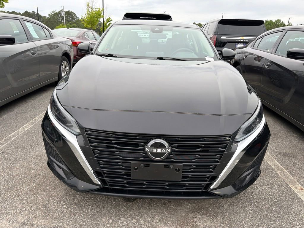Used 2024 Nissan Altima 2.5 SV FWD image 18