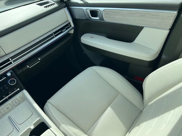 Certified 2025 Hyundai Santa Fe Calligraphy image 11