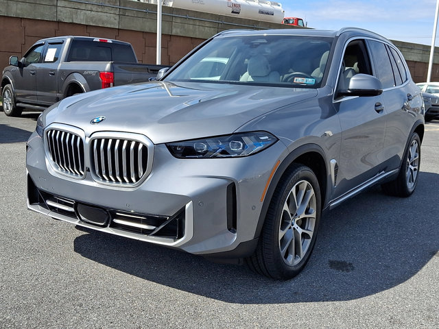 Certified 2024 BMW X5 xDrive40i w/ Premium Package image 3