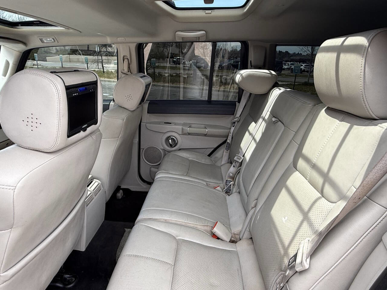 Used 2006 Jeep Commander Limited w/ Trailer Tow Group IV image 18