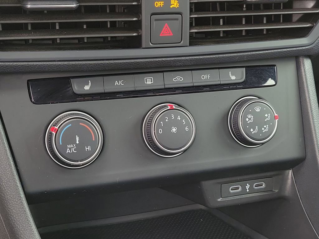 Used 2024 Volkswagen Jetta Sport image 22