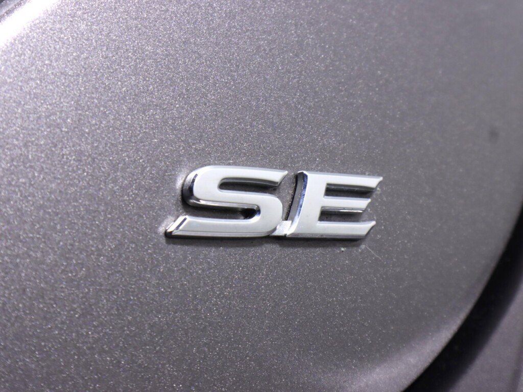 Used 2022 Toyota Camry SE FWD image 34