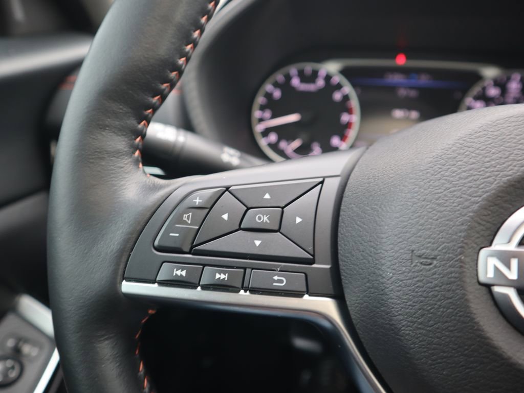 Used 2025 Nissan Sentra SR w/ SR Premium Package image 22