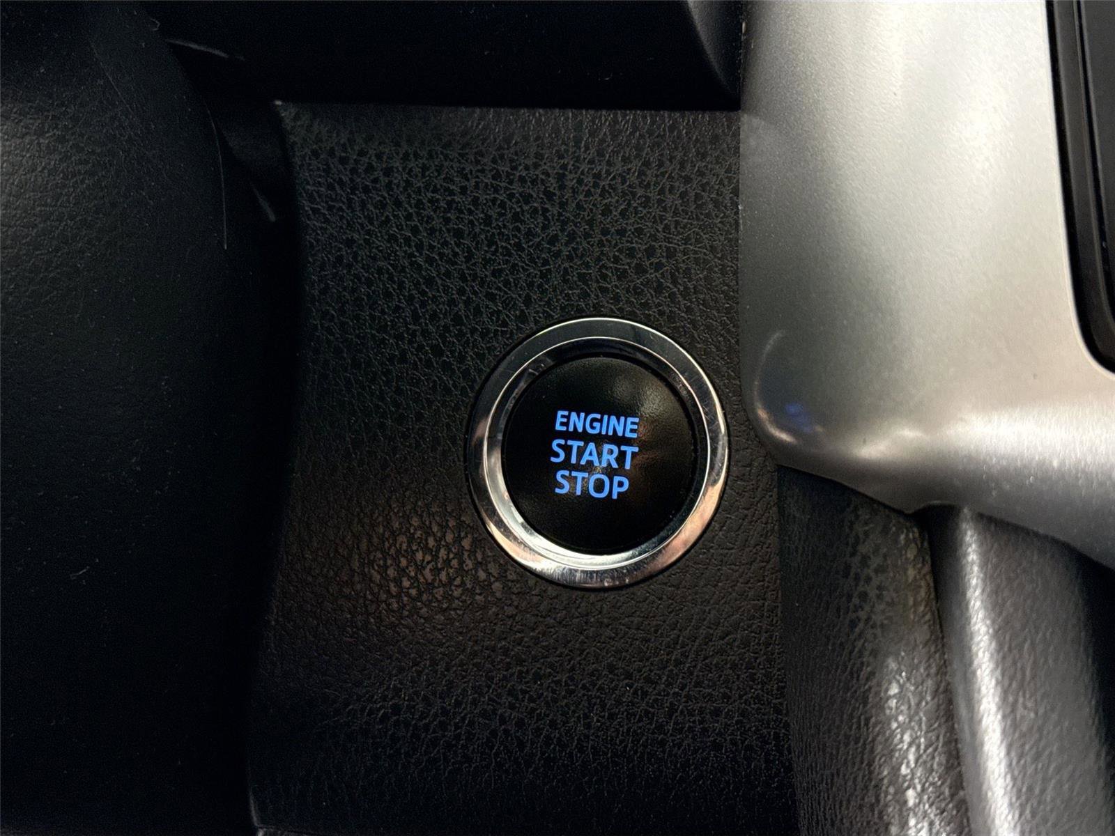 Used 2019 Toyota Highlander SE AWD/4WD image 21