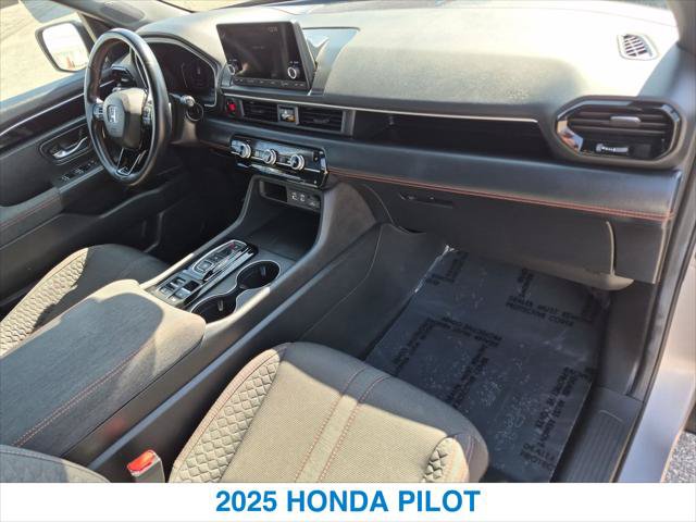 Certified 2025 Honda Pilot Sport image 25