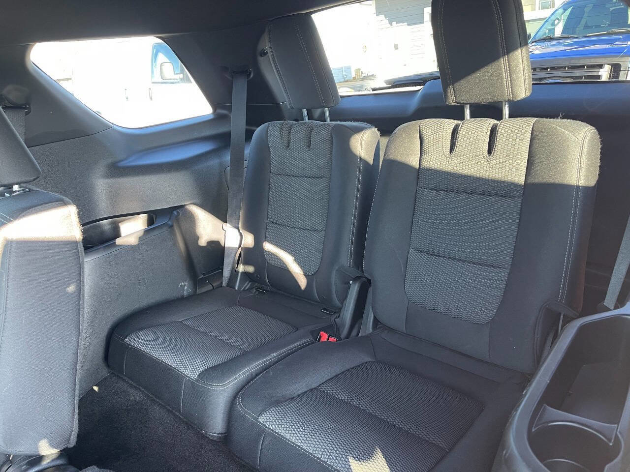 Used 2017 Ford Explorer XLT AWD/4WD image 12