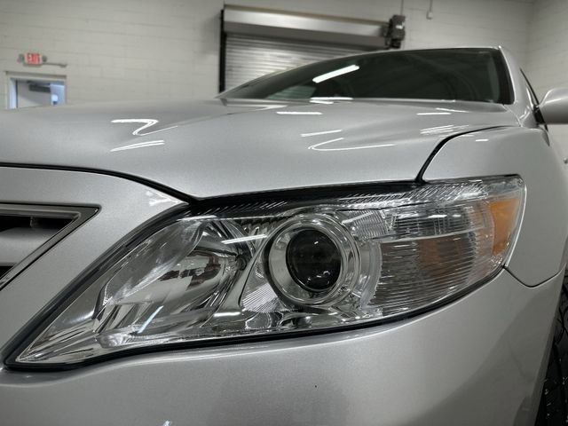 Used 2010 Toyota Camry LE FWD image 11