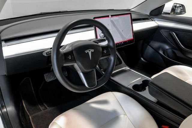 Used 2021 Tesla Model 3 Standard Range Plus RWD image 4