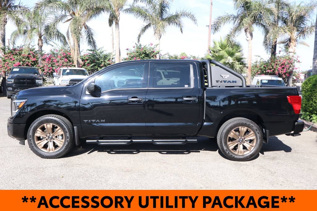 Used 2024 Nissan Titan SV w/ SV Bronze Edition Package AWD/4WD image 5