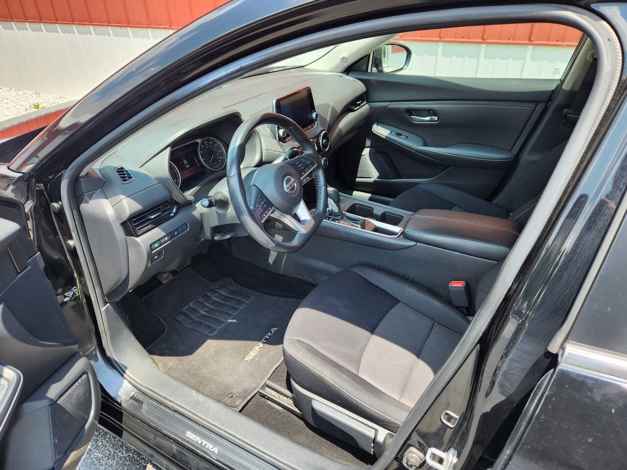 Used 2022 Nissan Sentra SV FWD image 12