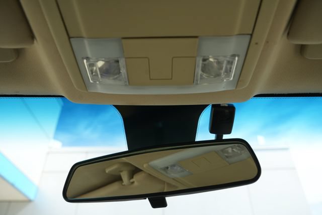 Used 2014 Ford Taurus SE FWD image 25