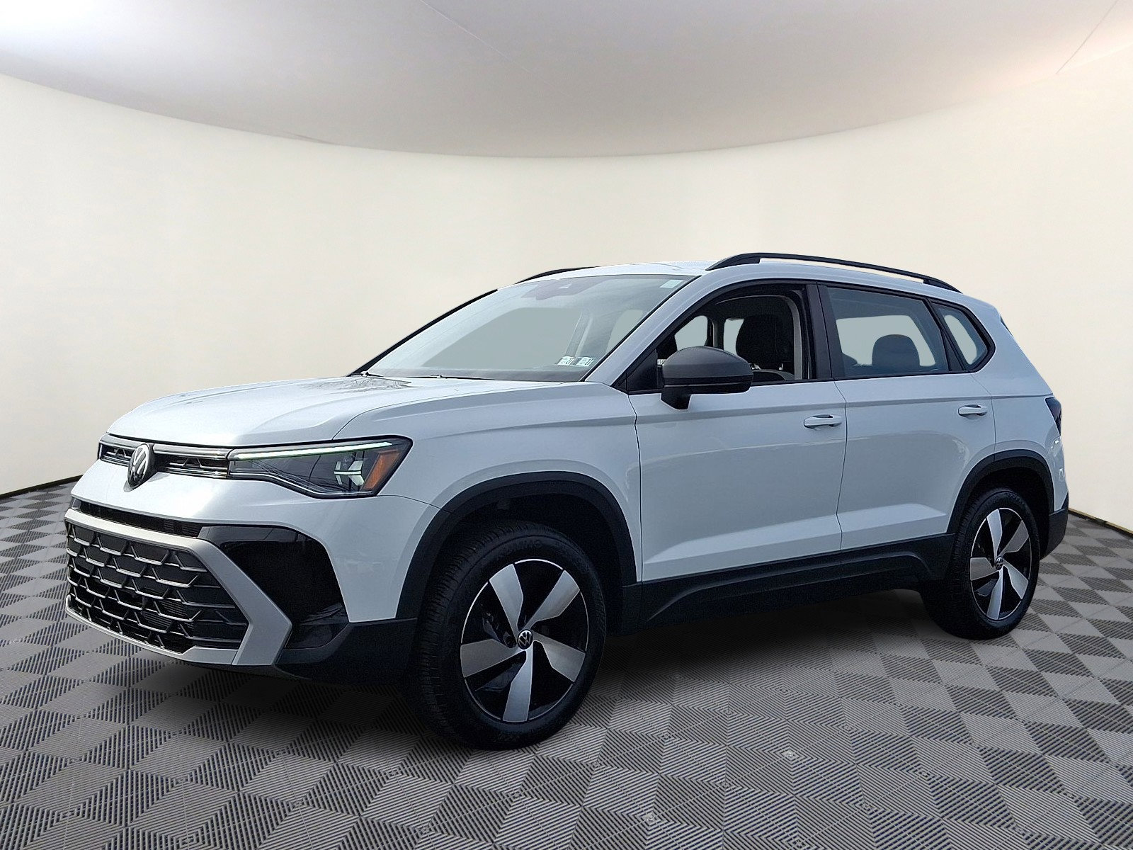 Certified 2025 Volkswagen Taos S AWD/4WD image 3
