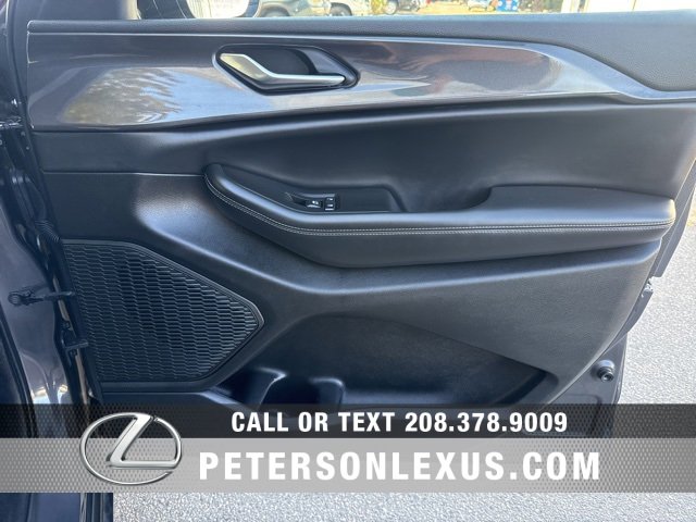 Used 2023 Jeep Grand Cherokee L Laredo image 11