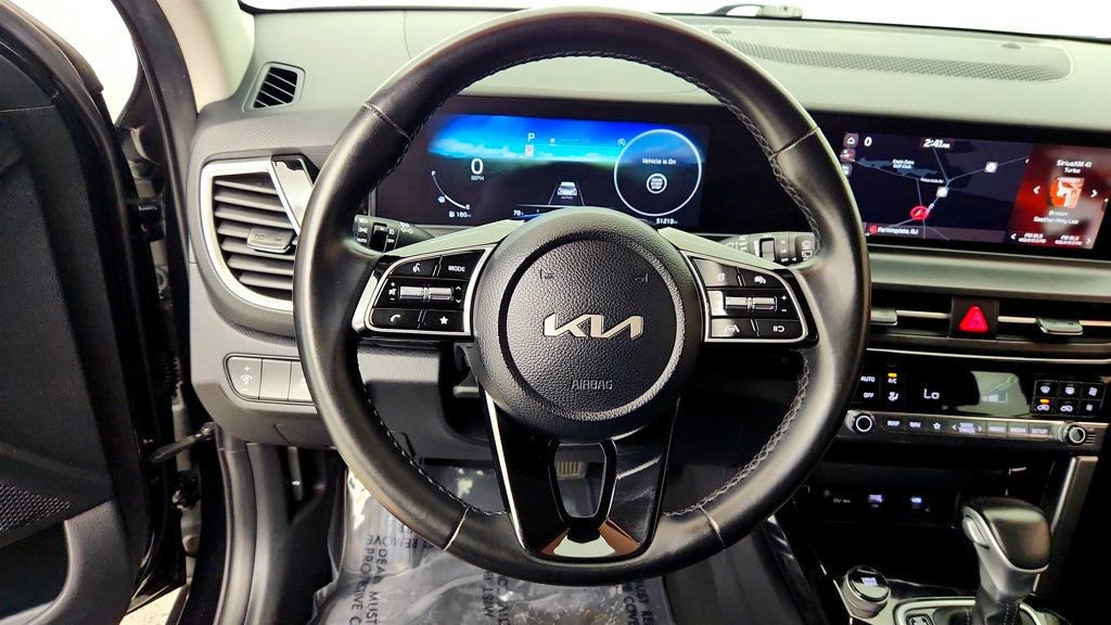 Used 2024 Kia Seltos S FWD image 13