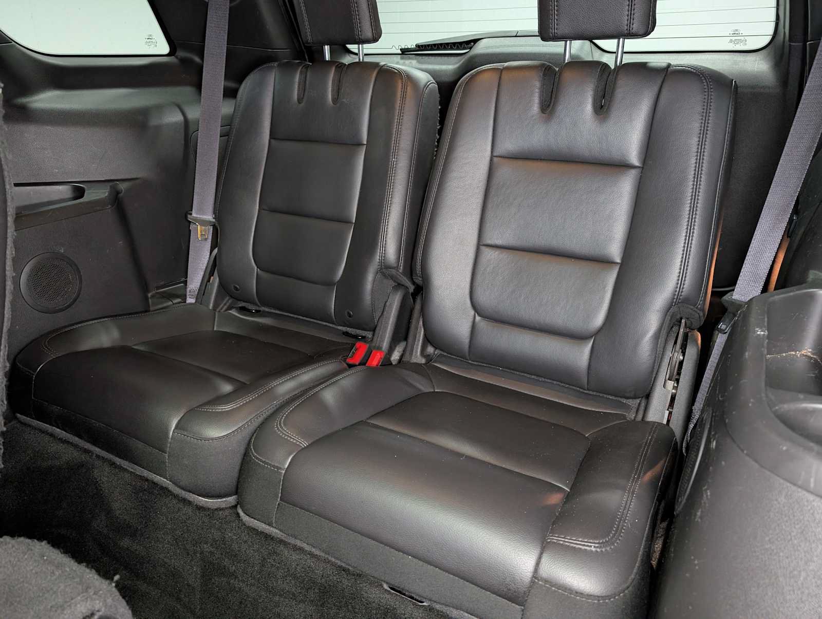 Used 2015 Ford Explorer XLT w/ Equipment Group 202B AWD/4WD image 21