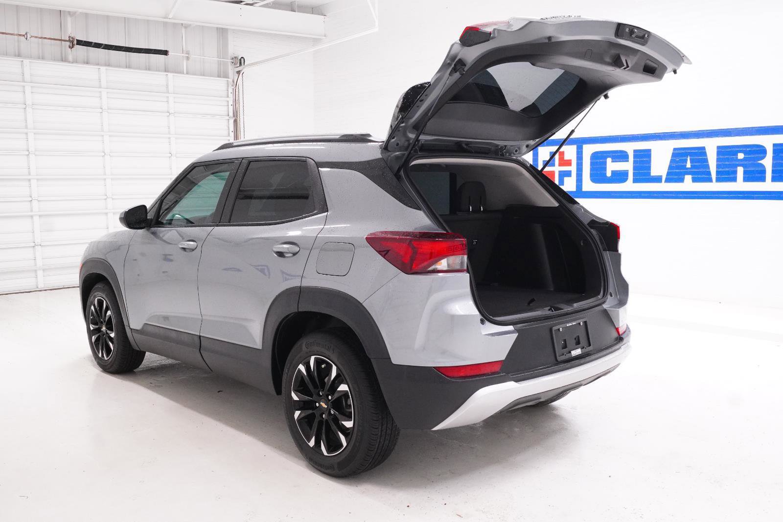 Used 2023 Chevrolet TrailBlazer LT FWD image 8