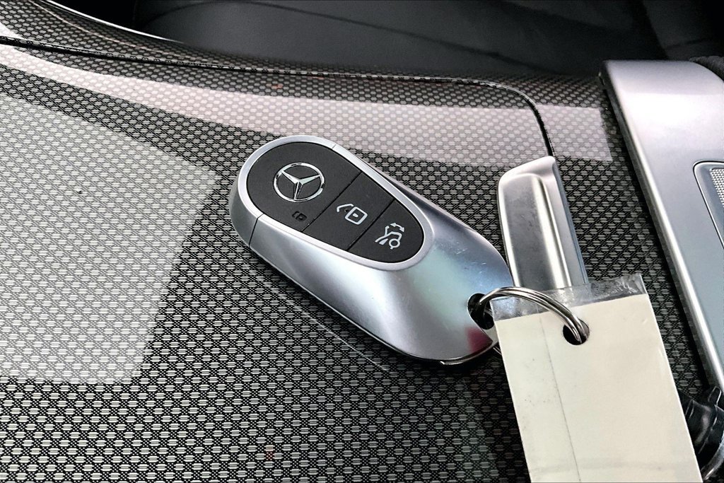 Used 2025 Mercedes-Benz CLE 300 4MATIC Coupe image 13
