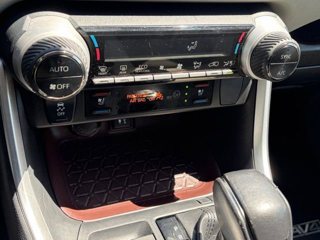 Used 2019 Toyota RAV4 Limited w/ Cold Weather Package FWD image 23