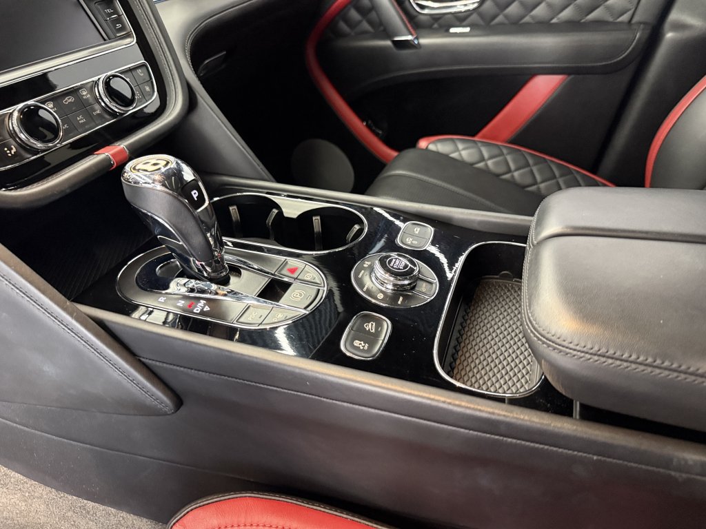 Used 2020 Bentley Bentayga Speed AWD/4WD image 11