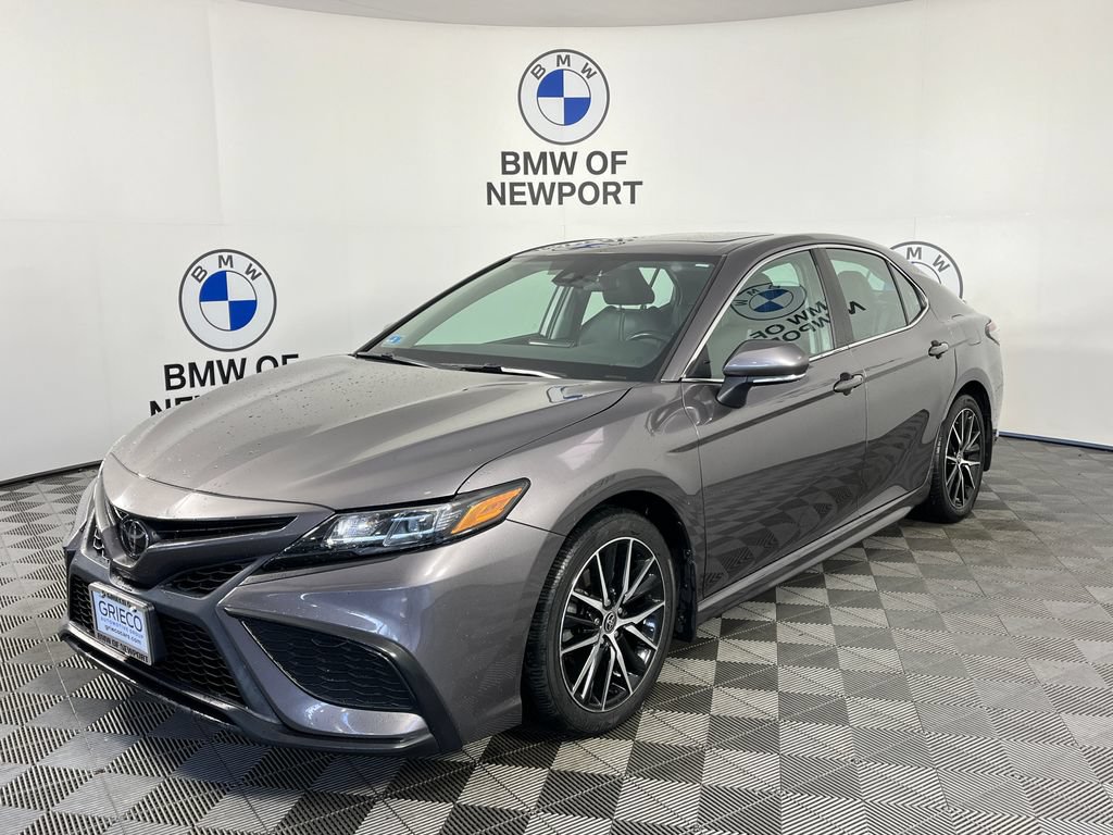 Used 2023 Toyota Camry SE AWD/4WD image 3