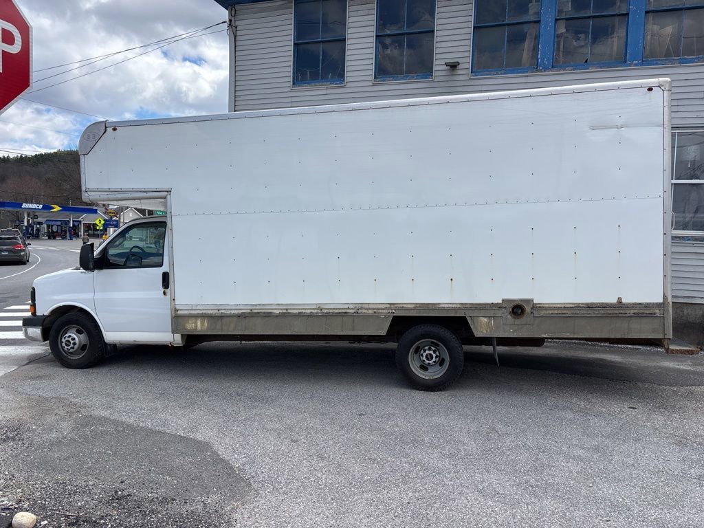 Used 2016 GMC Savana 3500 Extended image 2