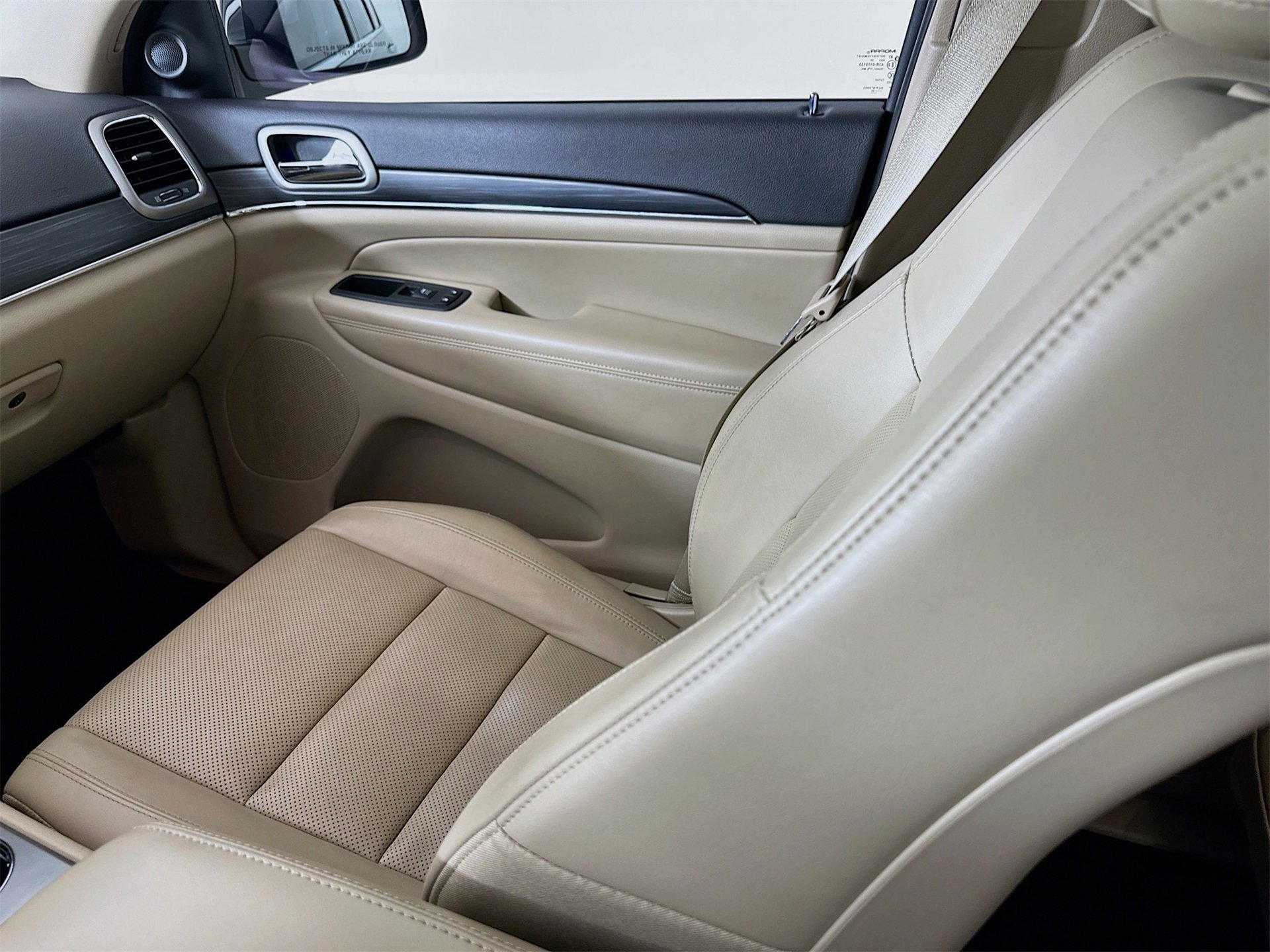 Used 2020 Jeep Grand Cherokee Limited w/ Luxury Group II image 25