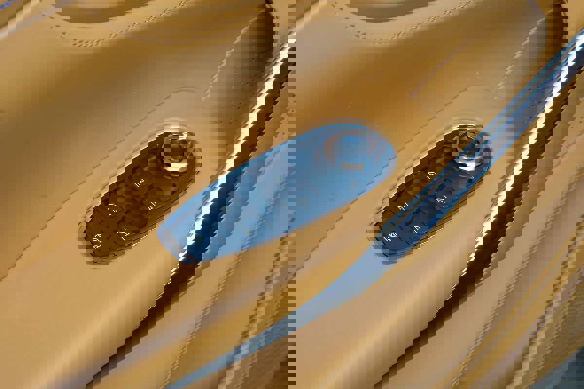 Used 2021 Aston Martin DBX AWD/4WD image 38