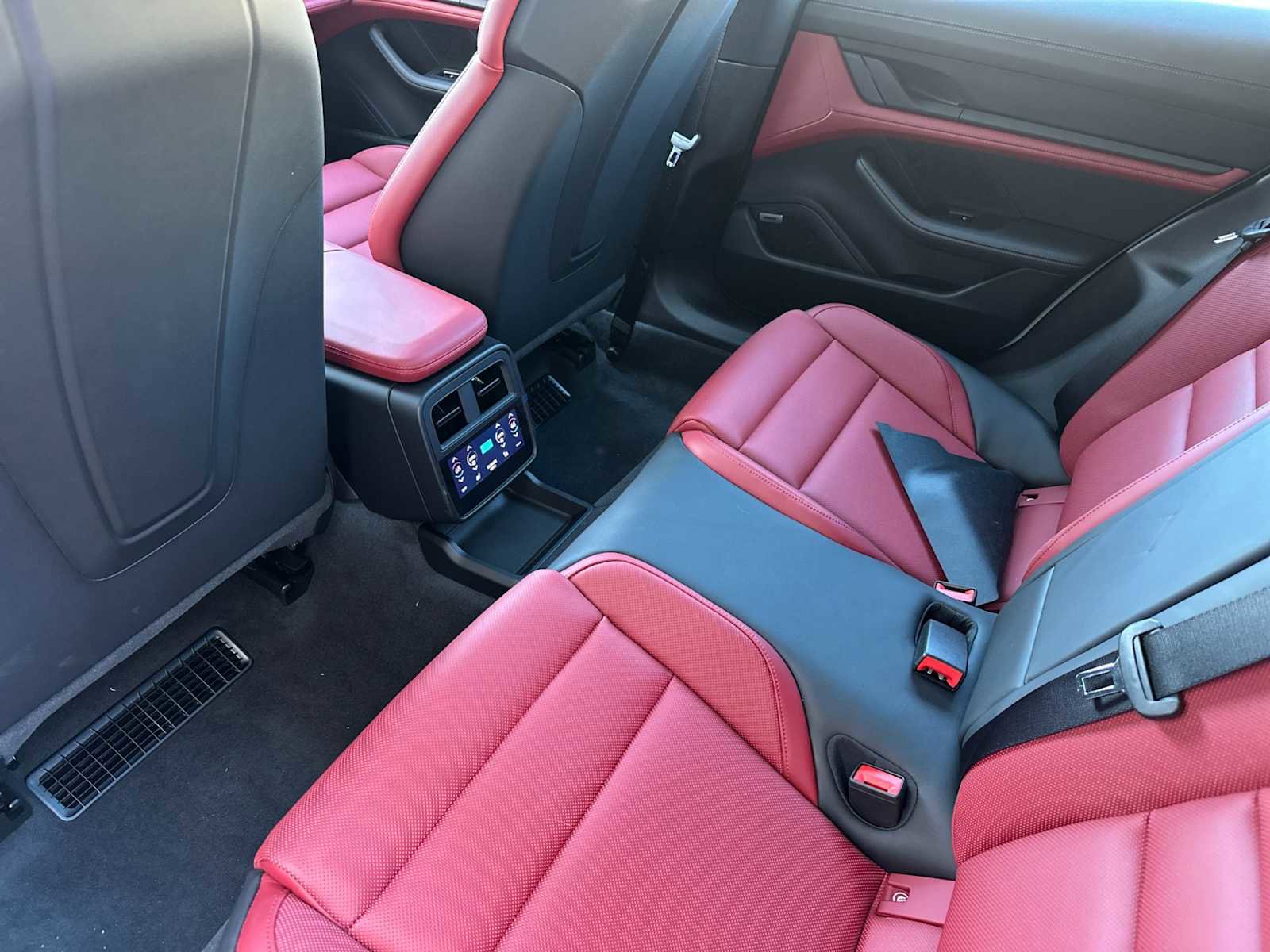 Used 2024 Porsche Taycan 4S image 14