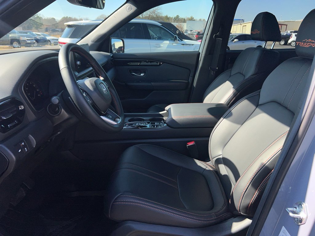 Certified 2025 Honda Pilot TrailSport image 14