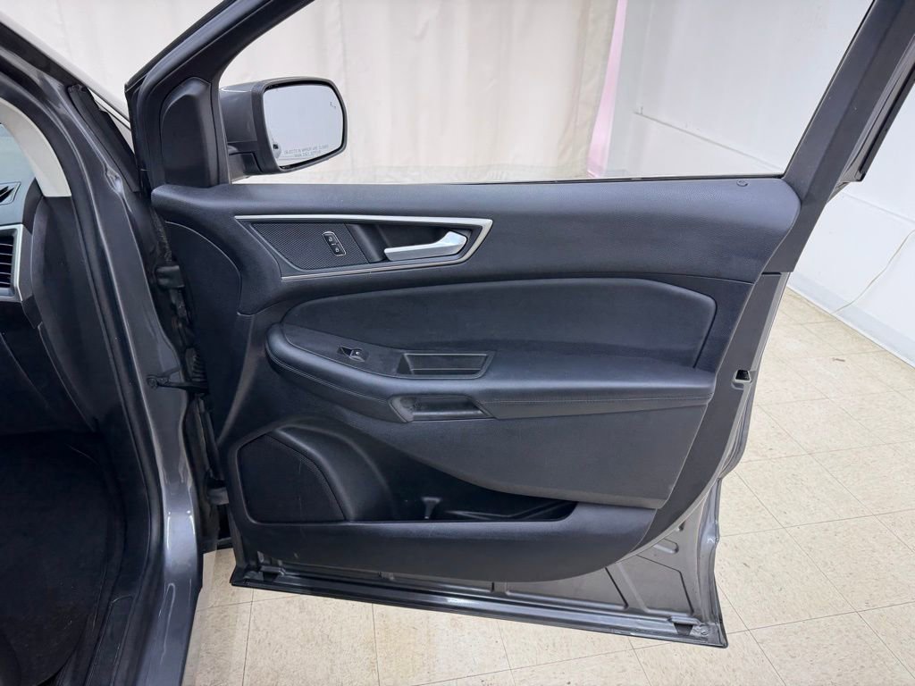 Used 2021 Ford Edge SEL image 9