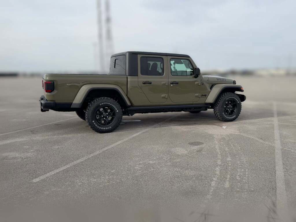 New 2026 Jeep Gladiator Willys image 13