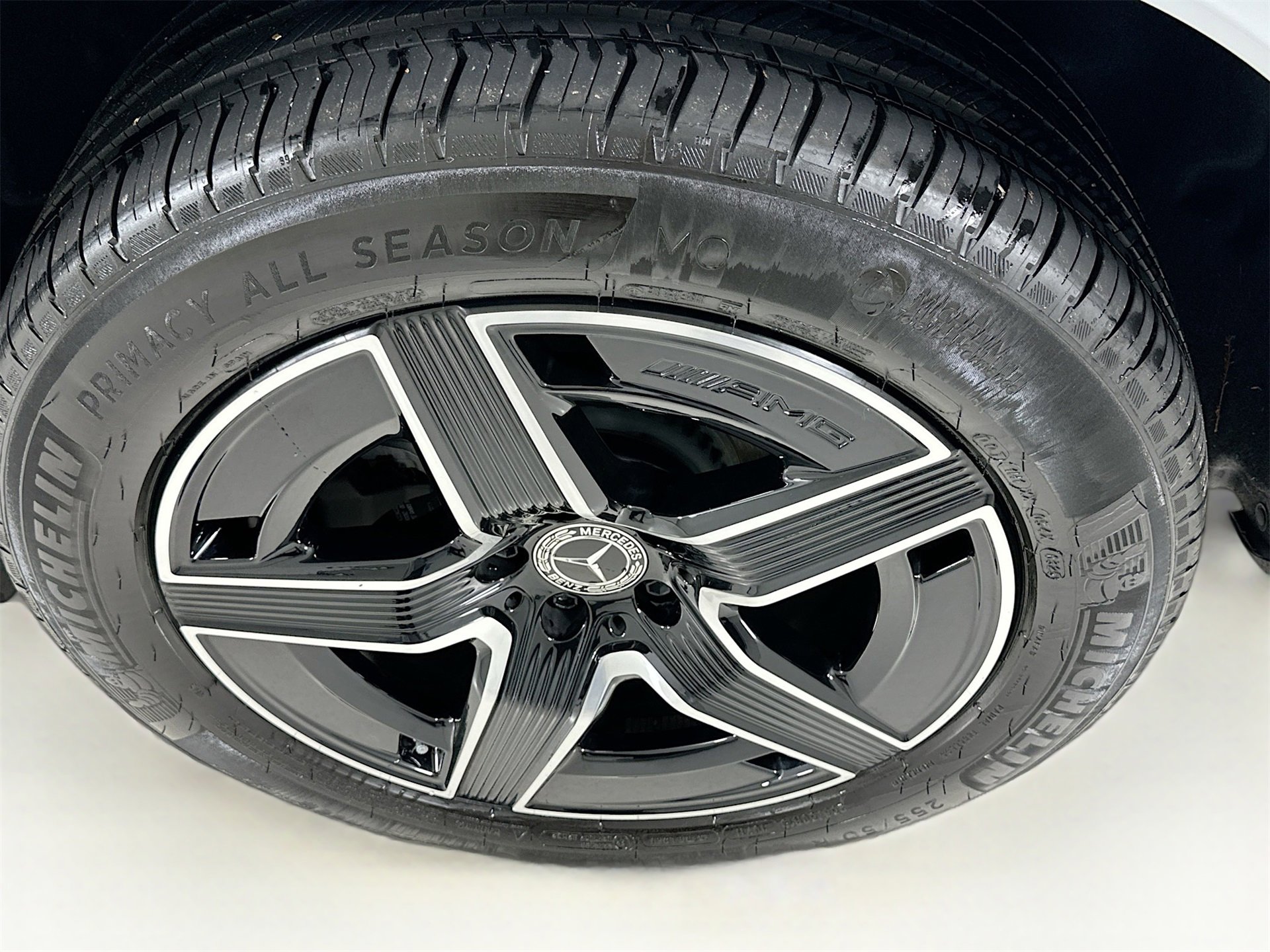 Used 2025 Mercedes-Benz GLC 300 4MATIC image 34