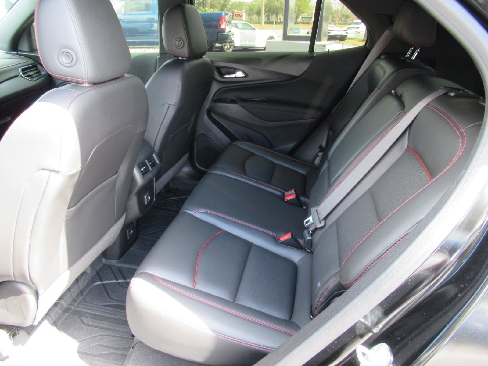 Used 2022 Chevrolet Equinox RS w/ RS Leather Package FWD image 32