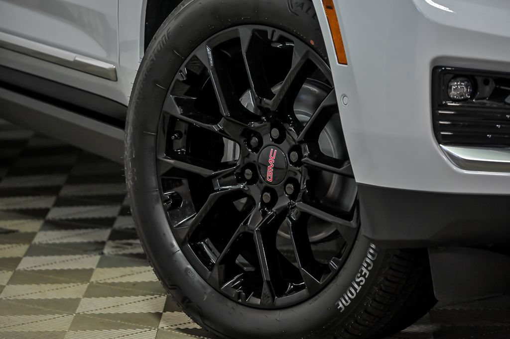 New 2026 GMC Yukon Denali w/ Denali Reserve Package AWD/4WD image 3