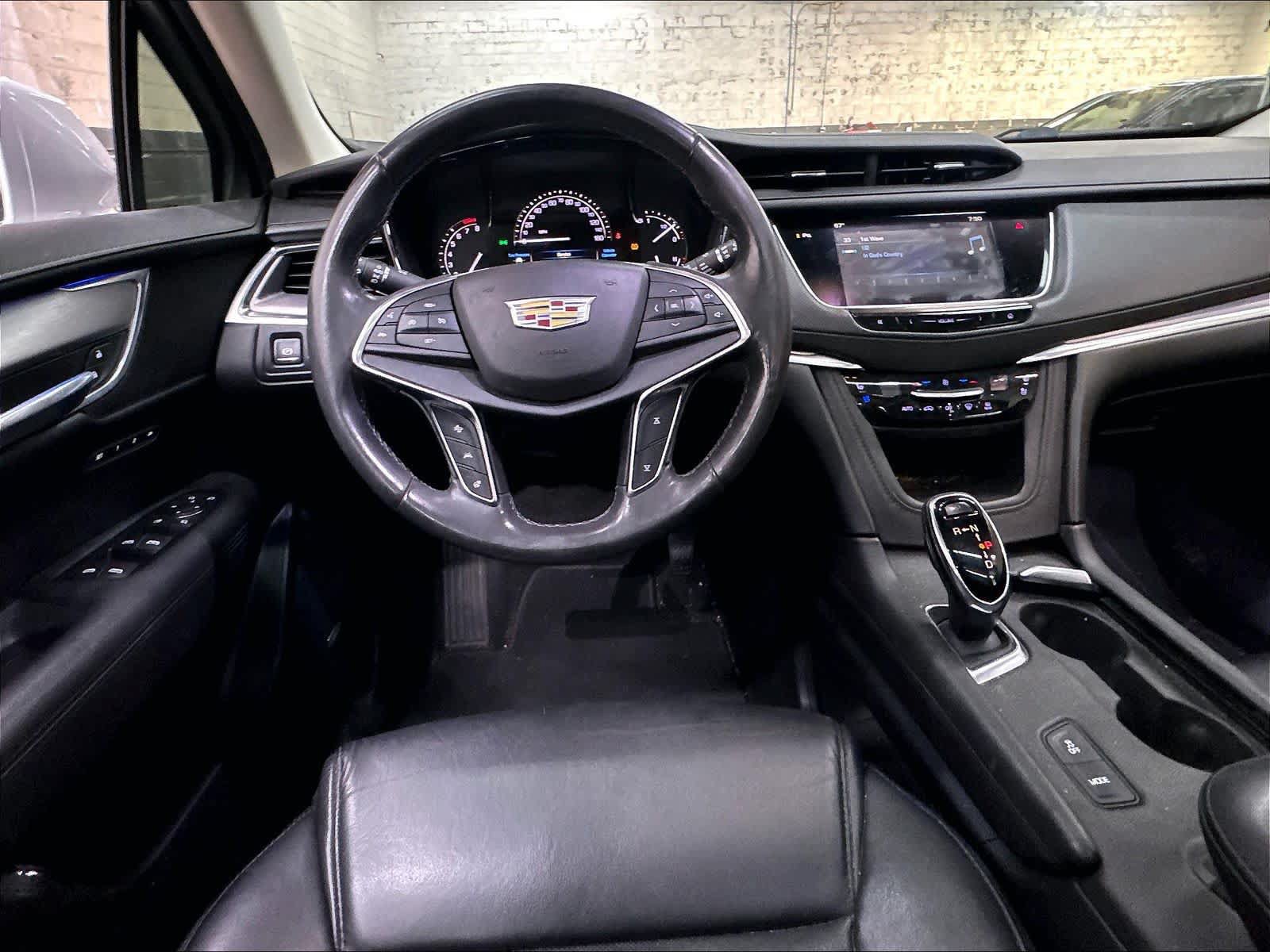 Used 2018 Cadillac XT5 Premium Luxury FWD image 8