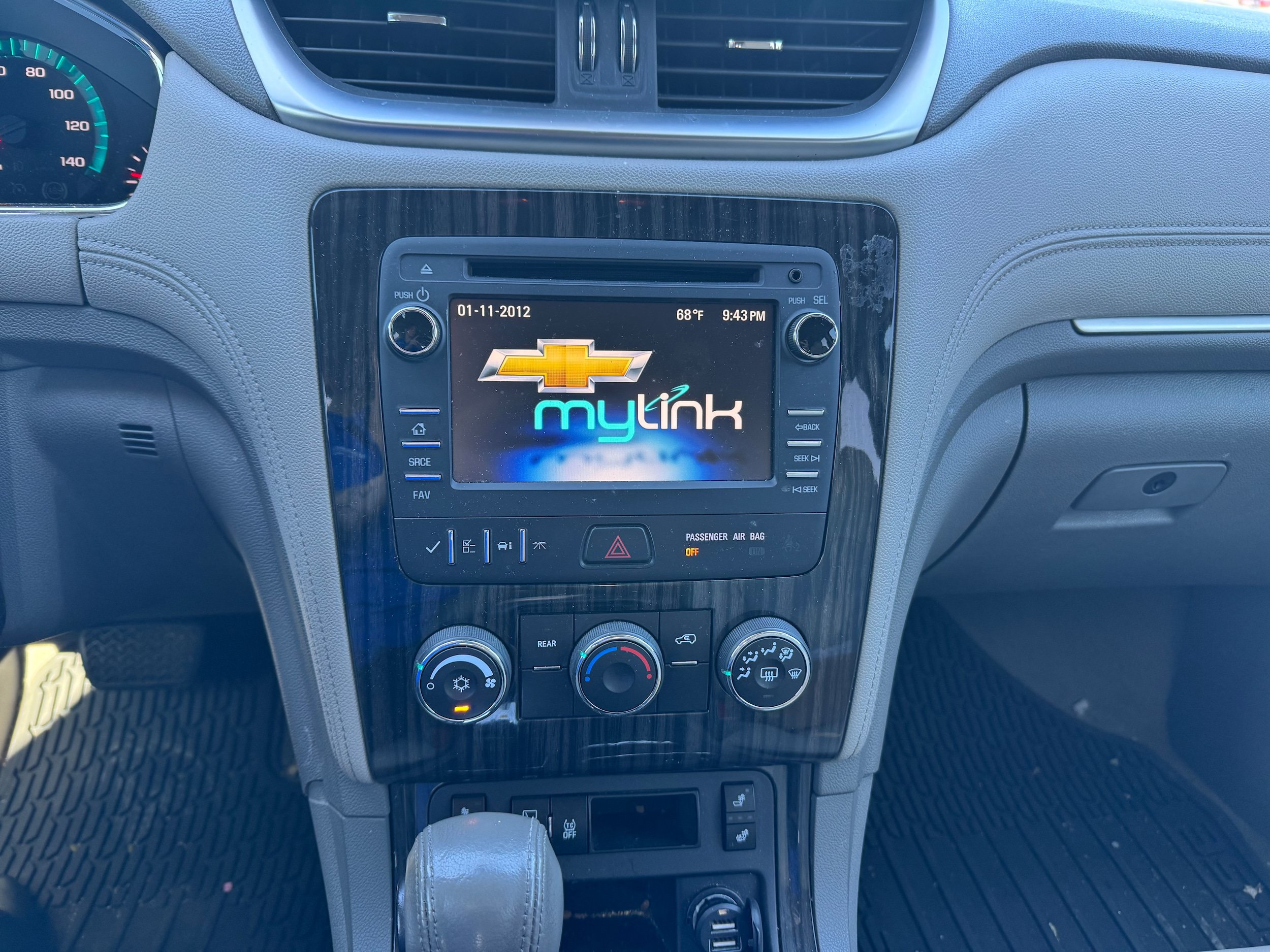 Used 2014 Chevrolet Traverse LT w/ All-Star Edition FWD image 11