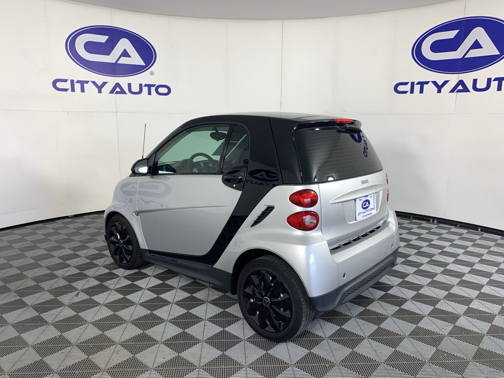 Used 2015 smart fortwo pure RWD image 5
