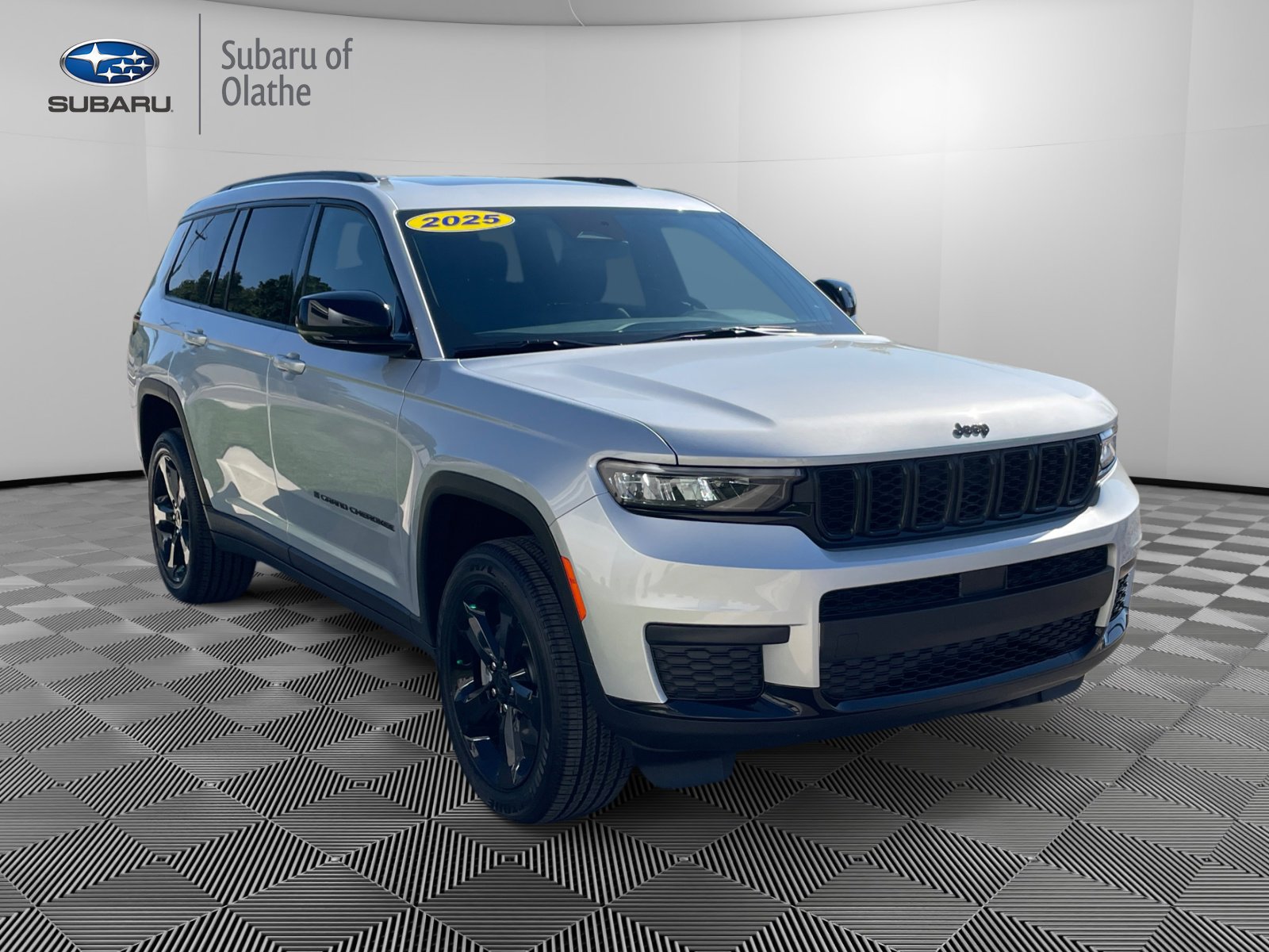 Used 2025 Jeep Grand Cherokee L Altitude