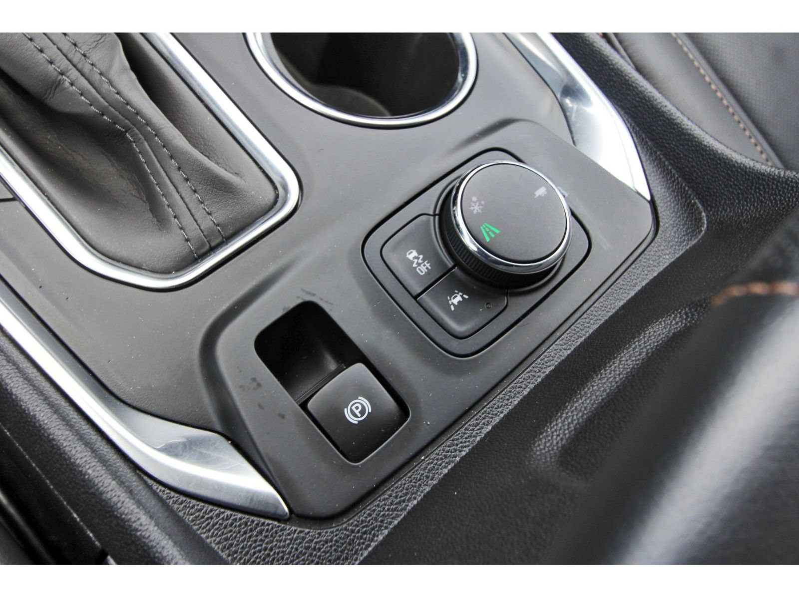 Used 2021 Chevrolet Traverse Premier w/ LPO, Floor Liner Package FWD image 31