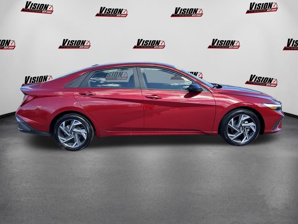Certified 2025 Hyundai Elantra Sport FWD image 4