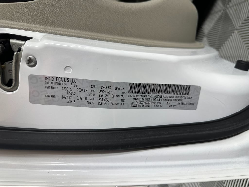 Used 2016 Dodge Grand Caravan SE FWD image 32