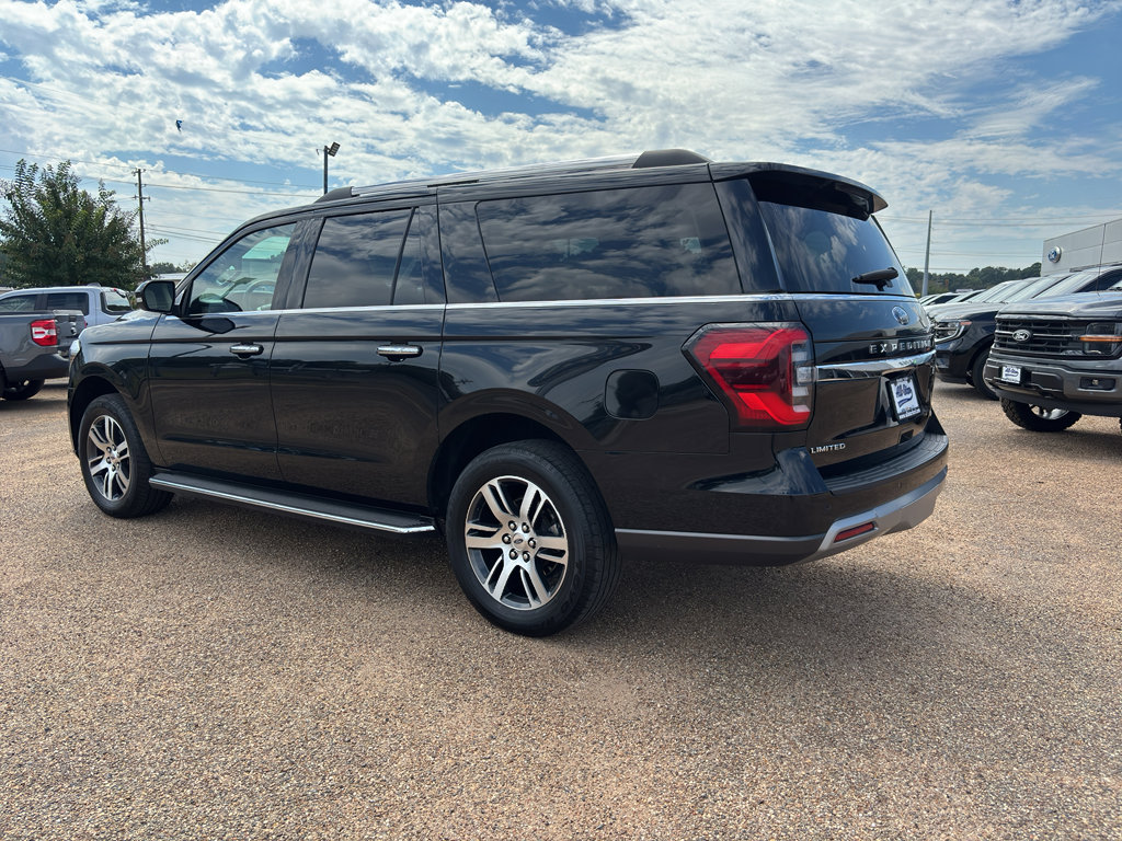 Used 2023 Ford Expedition Max Limited image 3