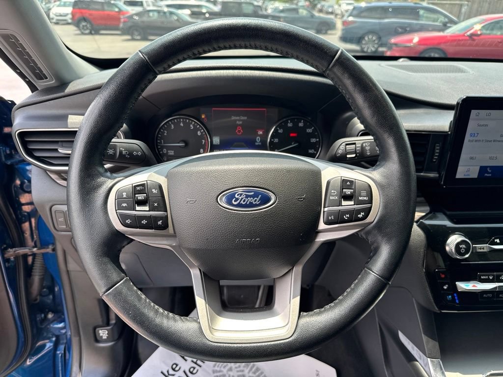 Used 2022 Ford Explorer Limited w/ Equipment Group 301A AWD/4WD image 15