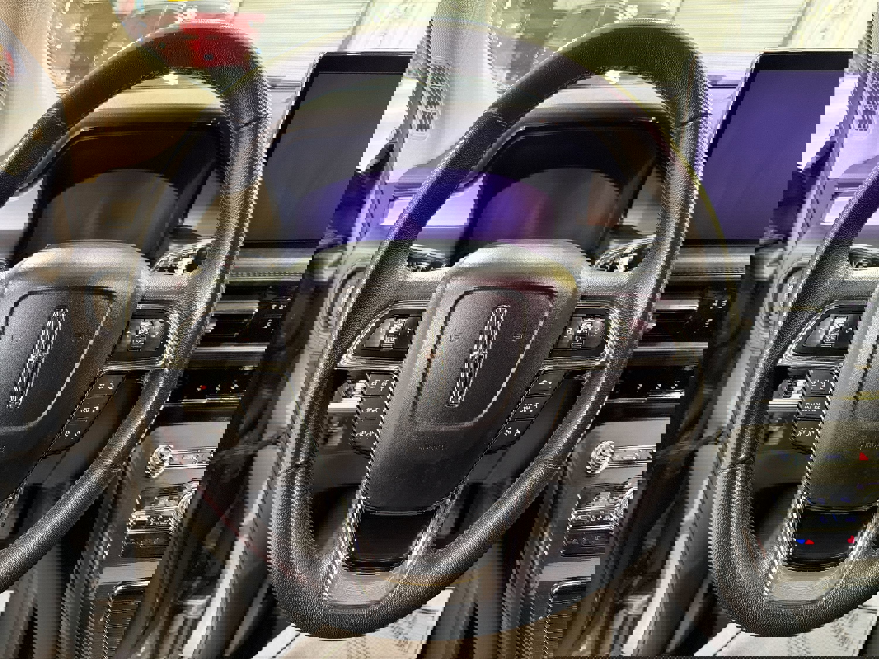 Used 2023 Lincoln Nautilus FWD image 13