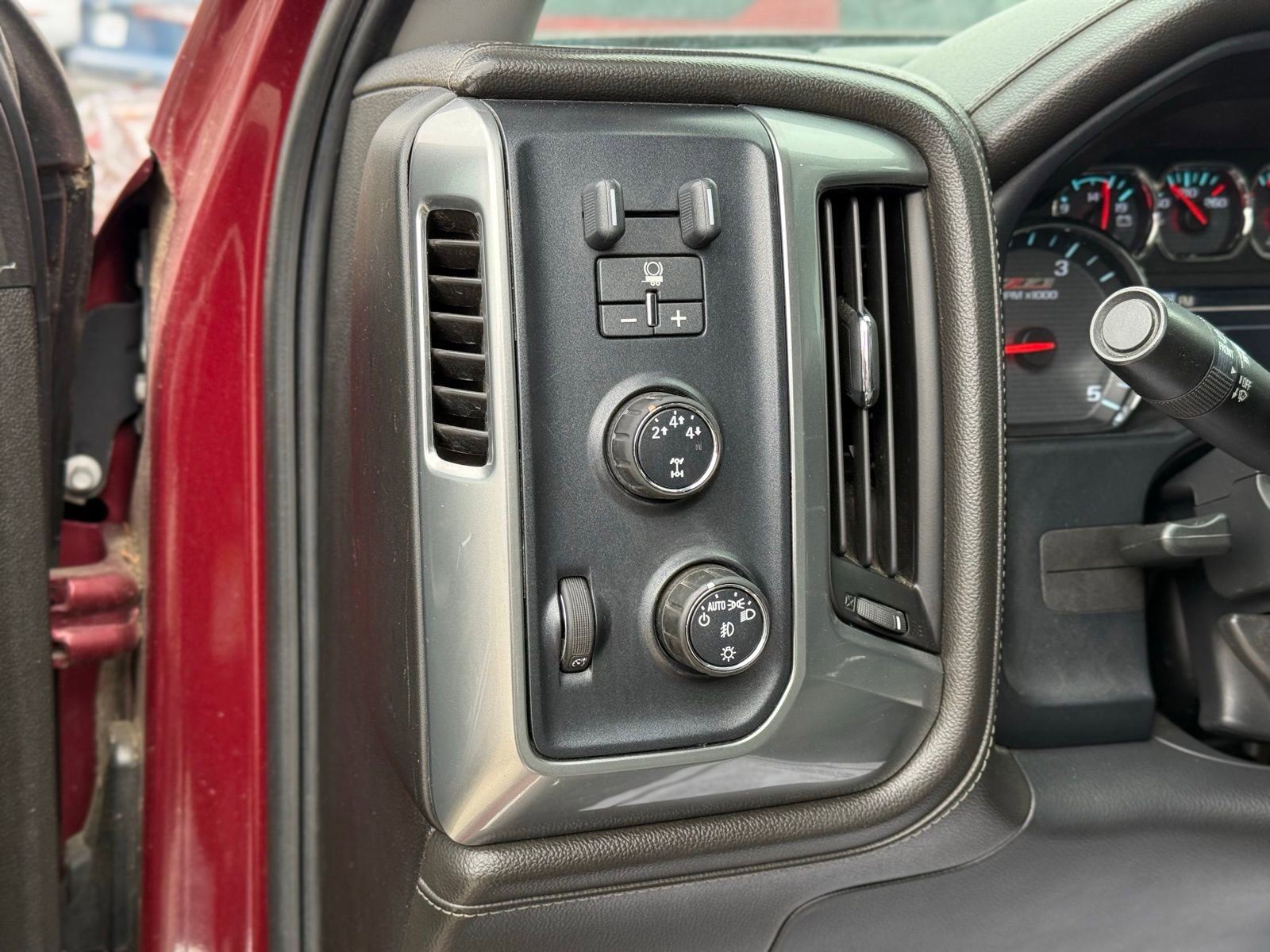 Used 2015 Chevrolet Silverado 2500 LTZ w/ Driver Alert Package image 30