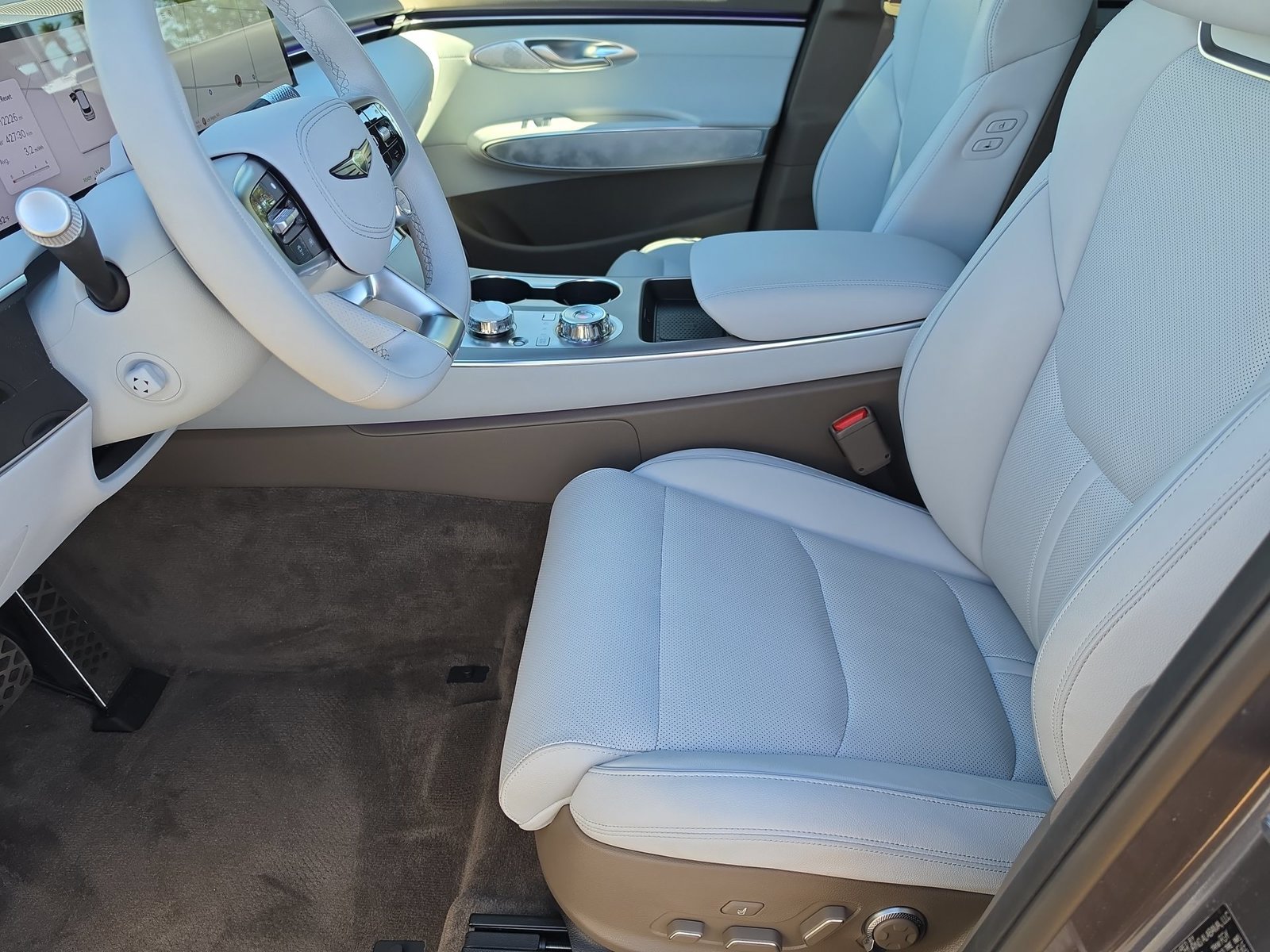 Certified 2026 Genesis Electrified GV70 Advanced AWD/4WD image 15
