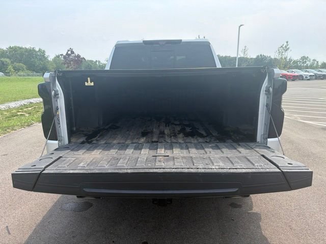 Used 2022 Chevrolet Silverado 1500 LTZ w/ LTZ Premium Package AWD/4WD image 11