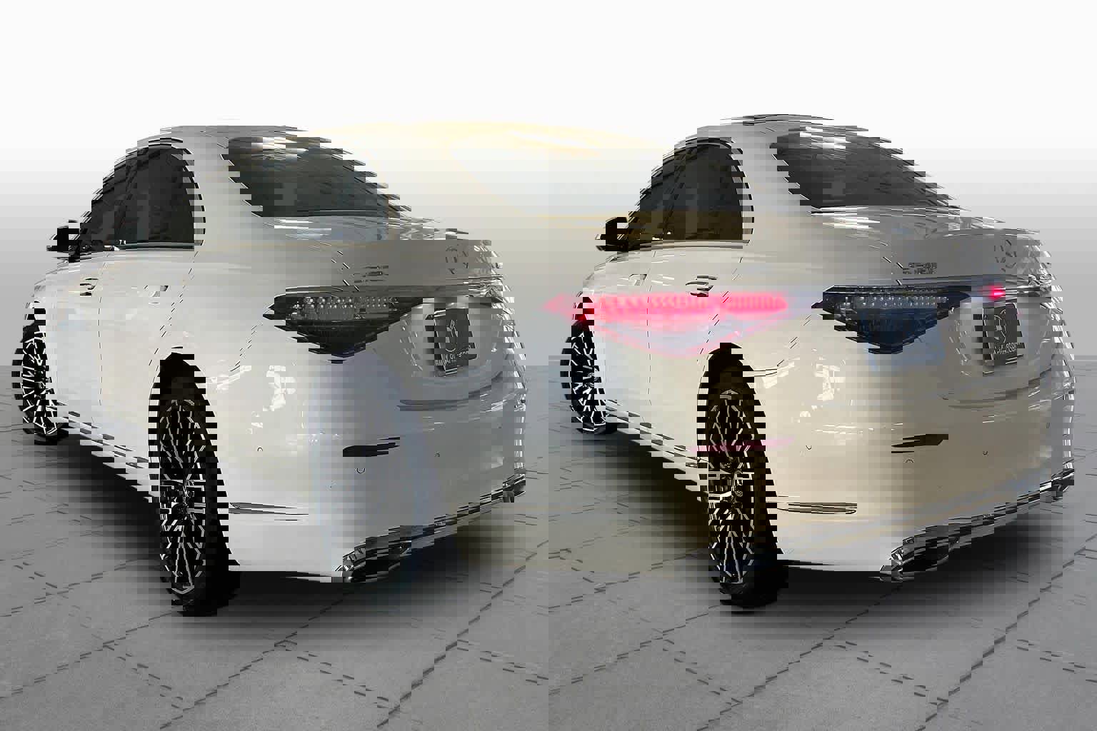 Used 2022 Mercedes-Benz S 580 4MATIC Sedan image 11