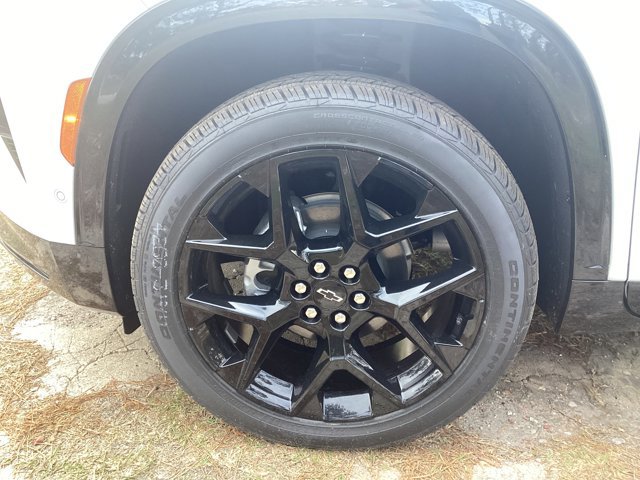 New 2026 Chevrolet Traverse RS w/ LPO, Floor Liner Package FWD image 9